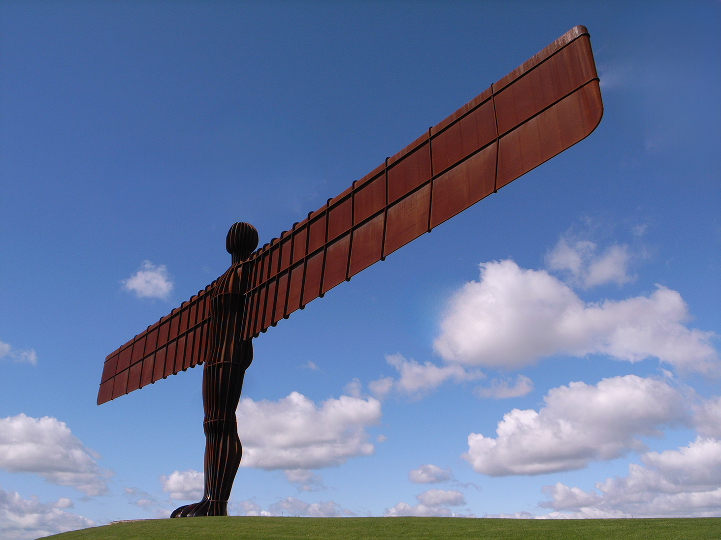 Angel_of_the_North_Gateshead-2