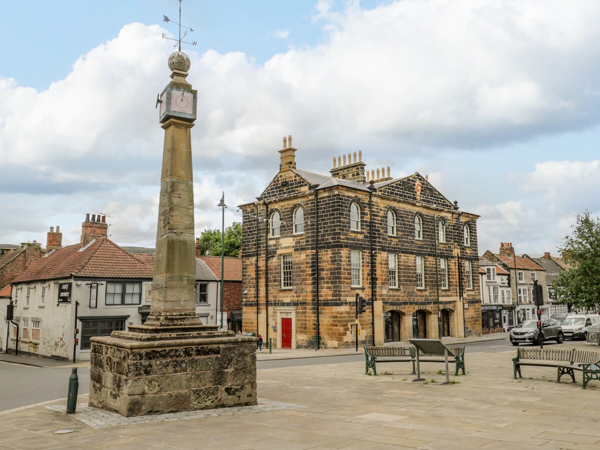 Guisborough - Town - Hall